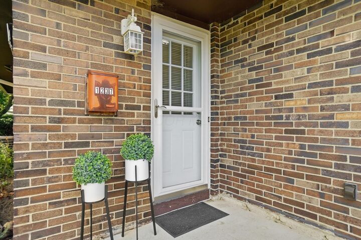 Property Photo:  1237 Woodbrook Lane  OH 43223 
