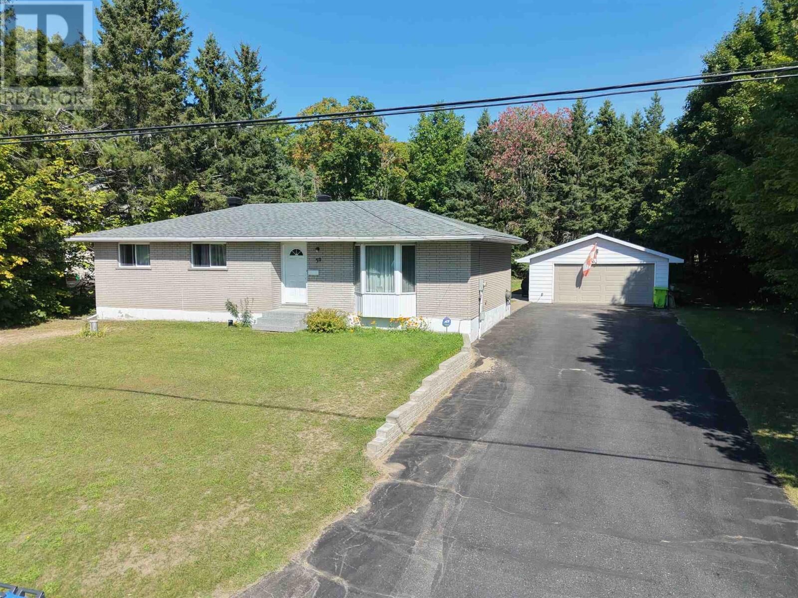 Property Photo:  30 Foothill Rd  ON P6C 6E4 