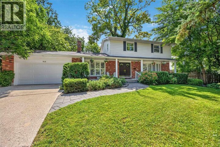 Property Photo: 915 Dorchester Drive ON N7V 3A2