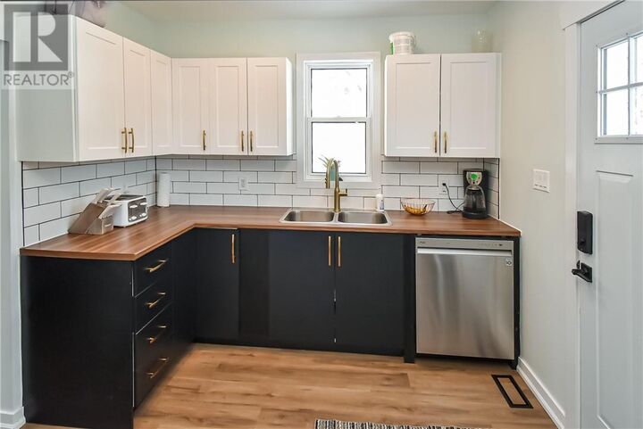 Property Photo:  14 B Sixth Avenue  ON P0M 2C0 