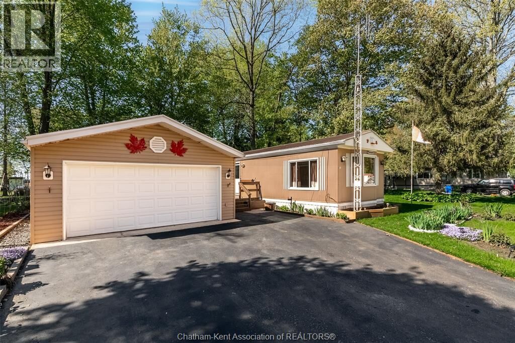Property Photo:  29338 Jane Road 38  ON N0P 2K0 