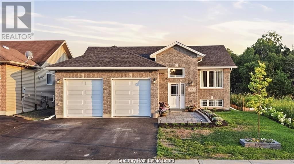 Property Photo:  1663 Meadowlark Way  ON P3N 0A8 
