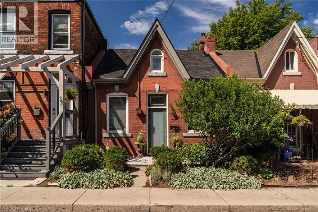 Property Photo:  29 Steven Street  ON L8L 5N4 
