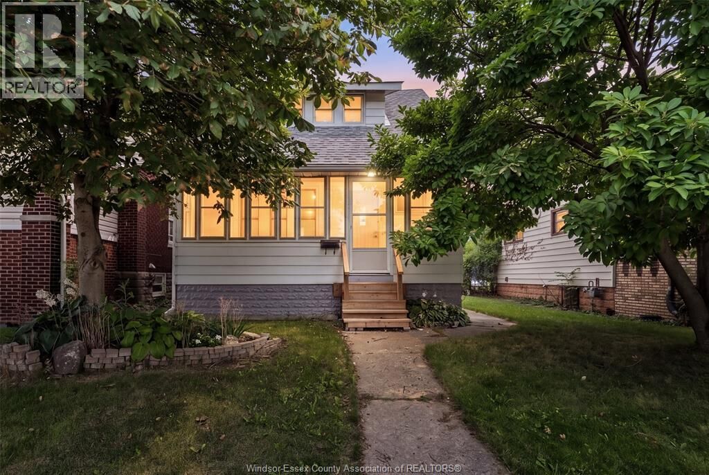 Property Photo:  1245 Giles Boulevard East  ON N9A 4G7 