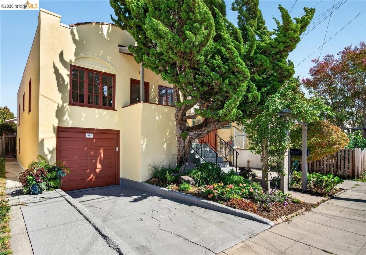 Property Photo:  935 Evelyn Ave  CA 94706 
