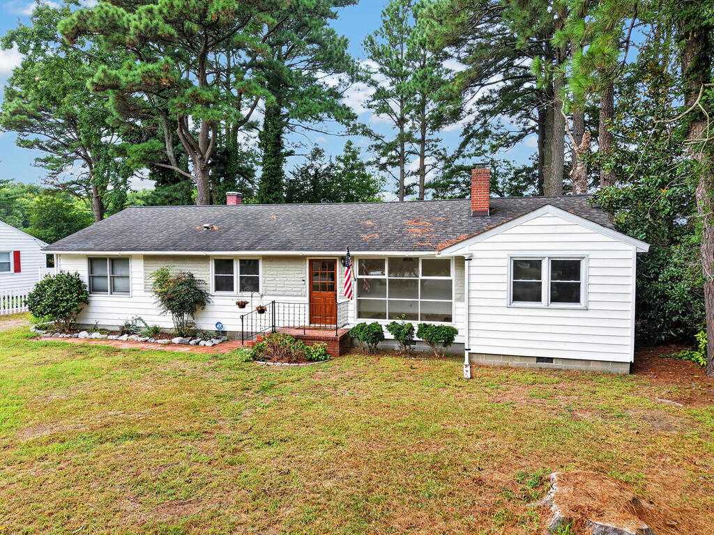 Property Photo:  10181 Pine Ave  VA 23413 