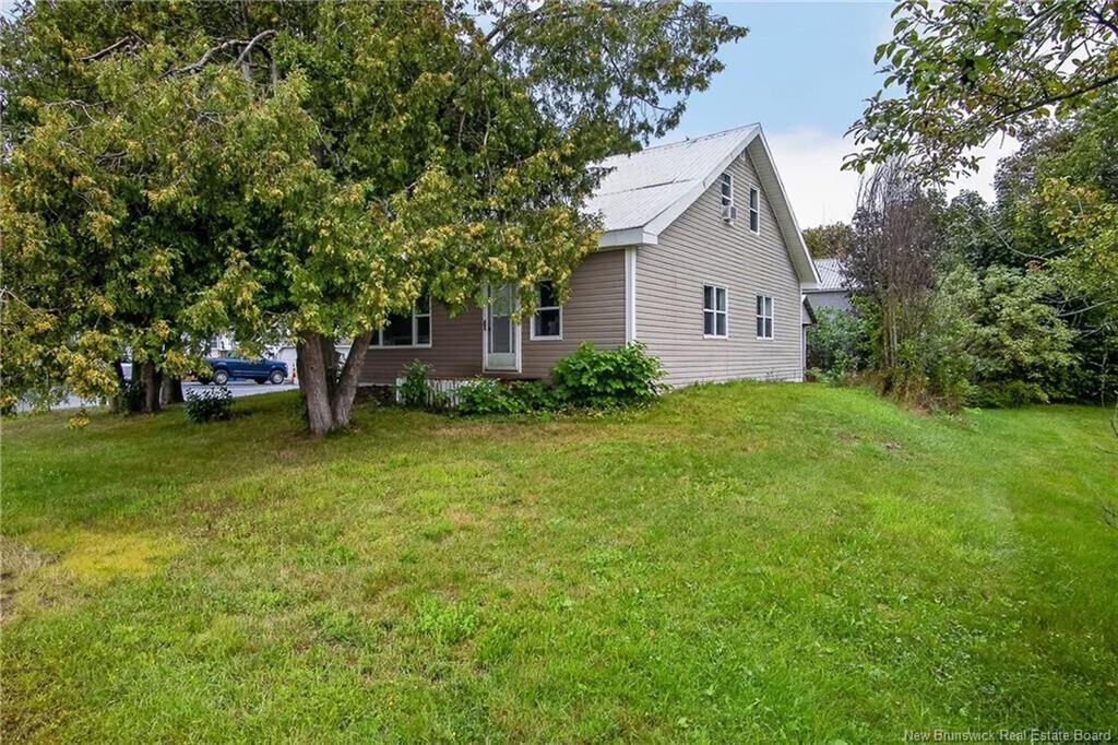 Property Photo:  79 Floral Avenue  NB E4E 1L7 