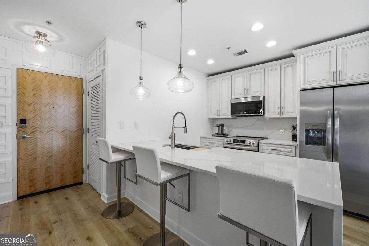 Property Photo: 400 W Peachtree Street NW 705 GA 30308