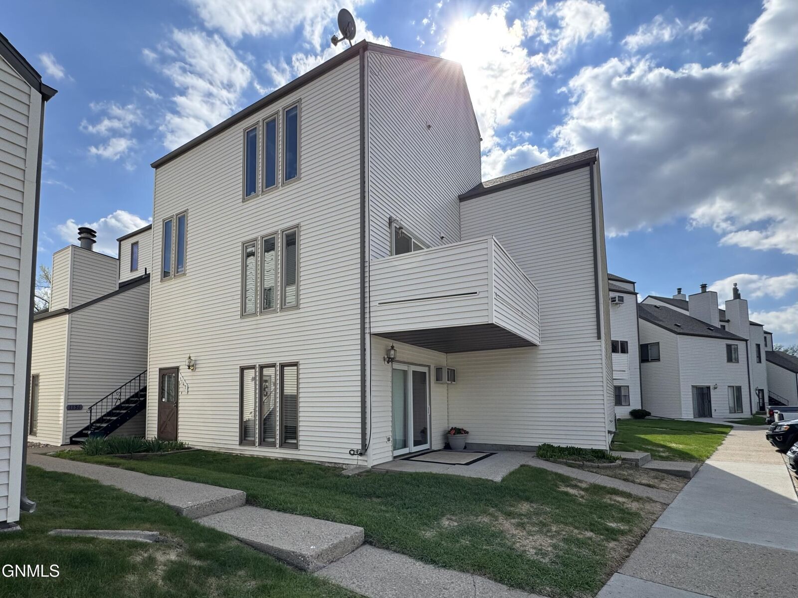 Property Photo: 1147 Jefferson Avenue ND 58504
