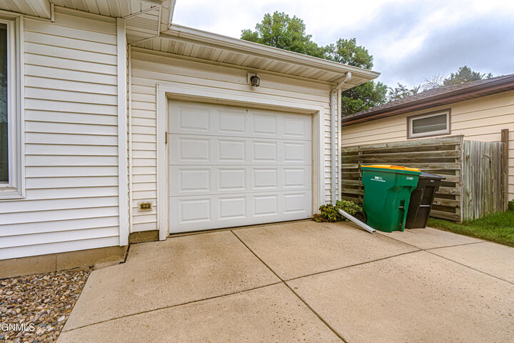 Property Photo:  2034 Saint Benedict Drive  ND 58501 
