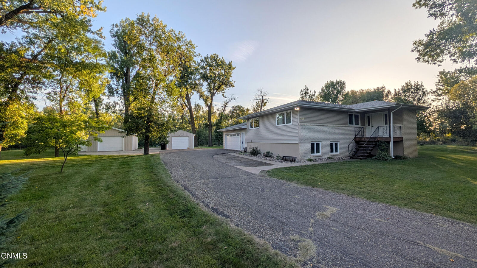 Property Photo:  365 Glenwood Drive  ND 58504 