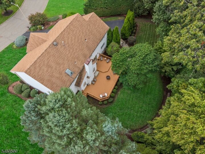 Property Photo:  4 Moccasin Ct  NJ 07430 