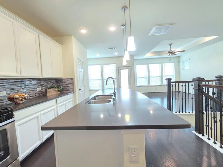 Property Photo: 8620 Hollyoaks Creek Lane TX 77063