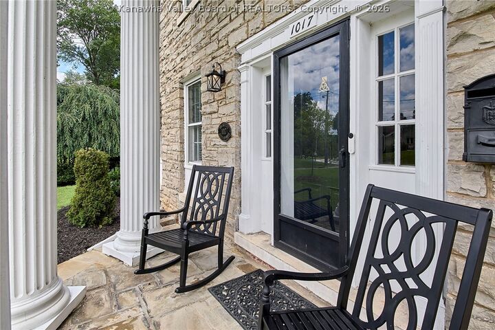 Property Photo:  1017 Edgewood Drive  WV 25302 