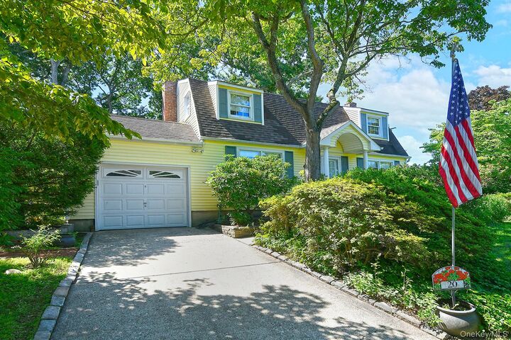 Property Photo:  20 Brook Lane  NY 11787 