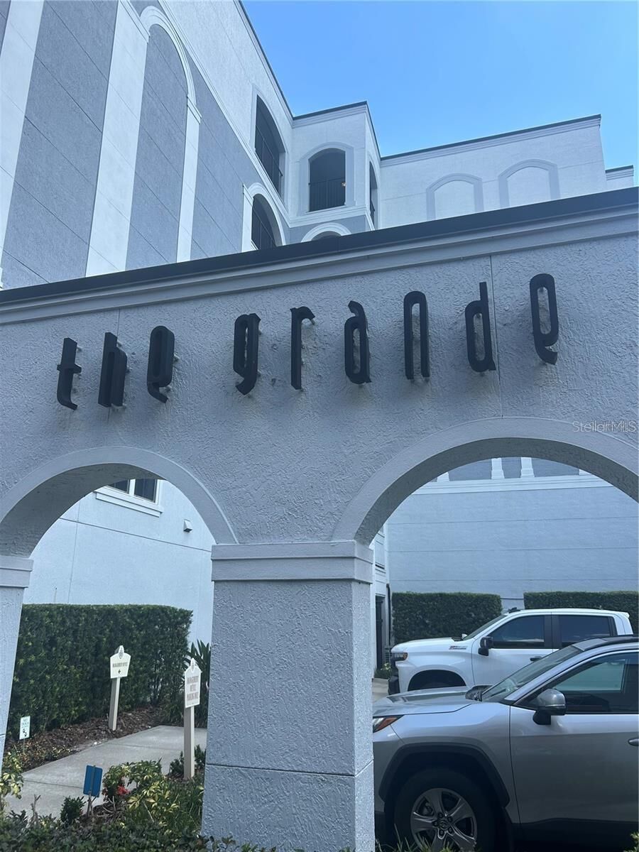 Property Photo: 206 E South Street 1033 FL 32801