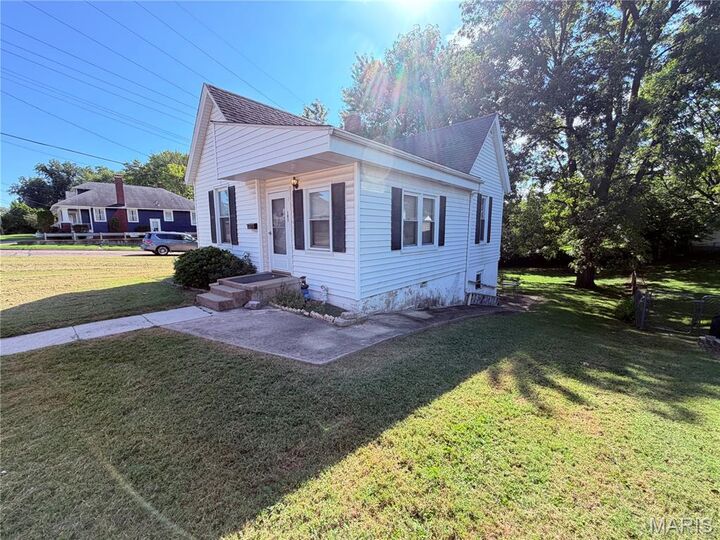 Property Photo: 103 N Jefferson Avenue IL 62234