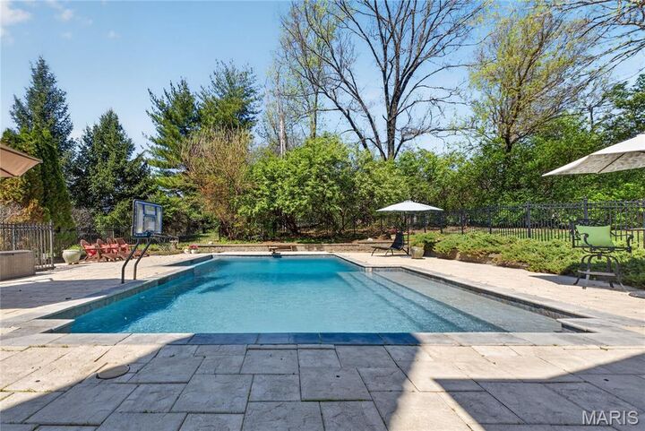 Property Photo: 10600 Country View Drive MO 63141