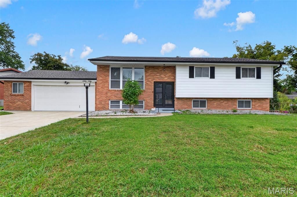 Property Photo:  11029 Patrina Court  MO 63126 
