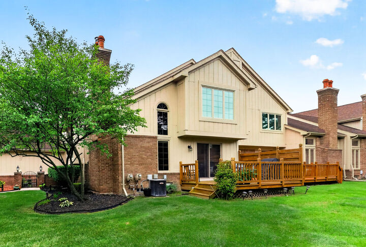 Property Photo:  37676 N Laurel Park Drive  MI 48152 
