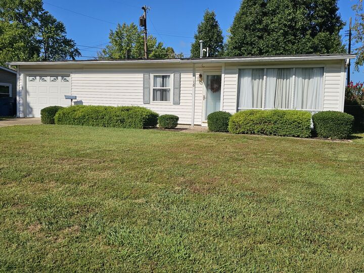 Property Photo: 18 SE Crescent Drive IL 62864