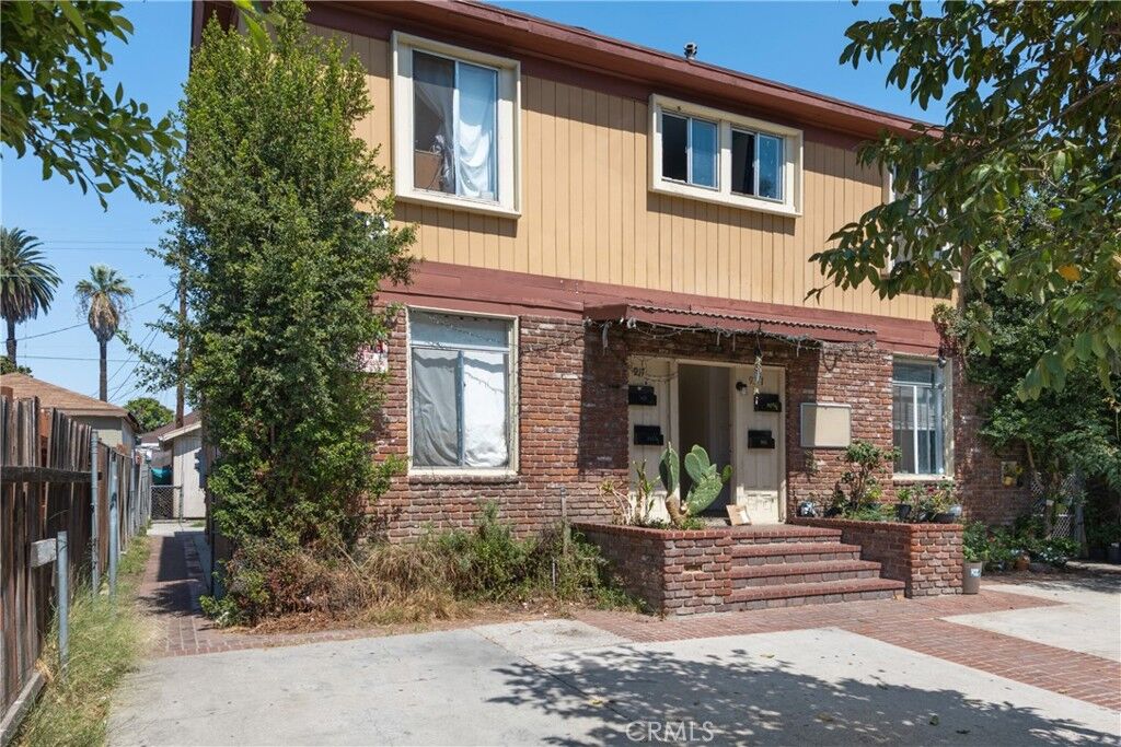 Property Photo:  915 E 23rd Street  CA 90011 
