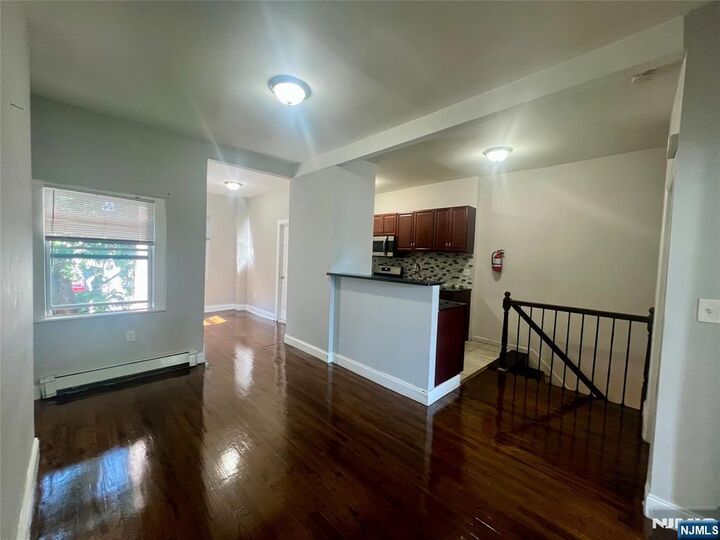Property Photo:  110 Peabody Place 2  NJ 07104 