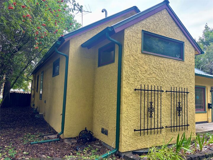 Property Photo: 320 5th Avenue E MT 59901