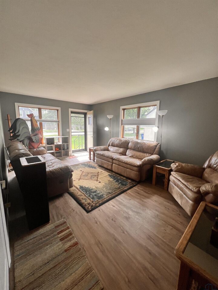 Property Photo:  321 1st St SE #1  IA 51031 
