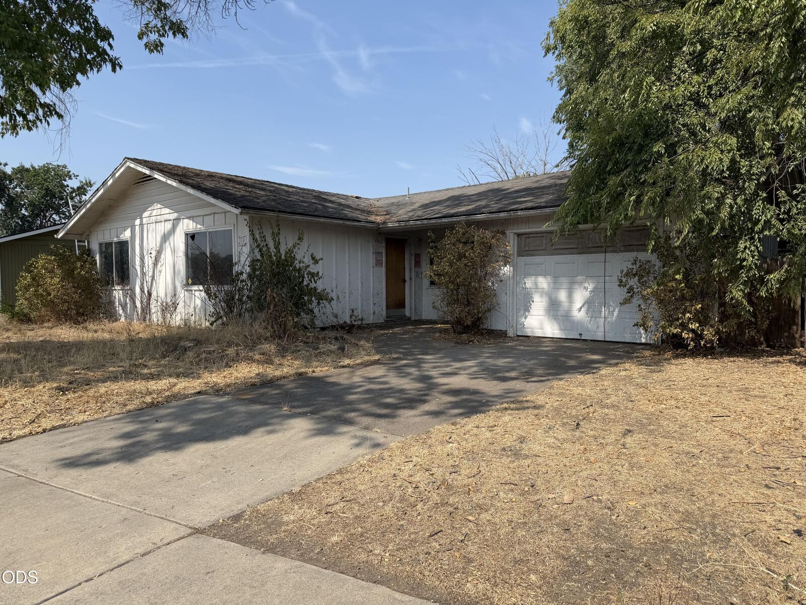 Property Photo:  8005 Gladstone Avenue  OR 97503 