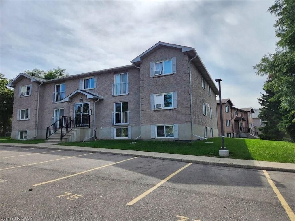 Property Photo:  329 Northlake Drive 6  ON N2V 1Z1 