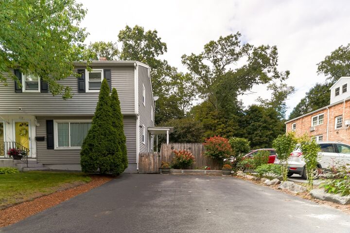 Property Photo:  112 Hollis St 112  MA 01852 