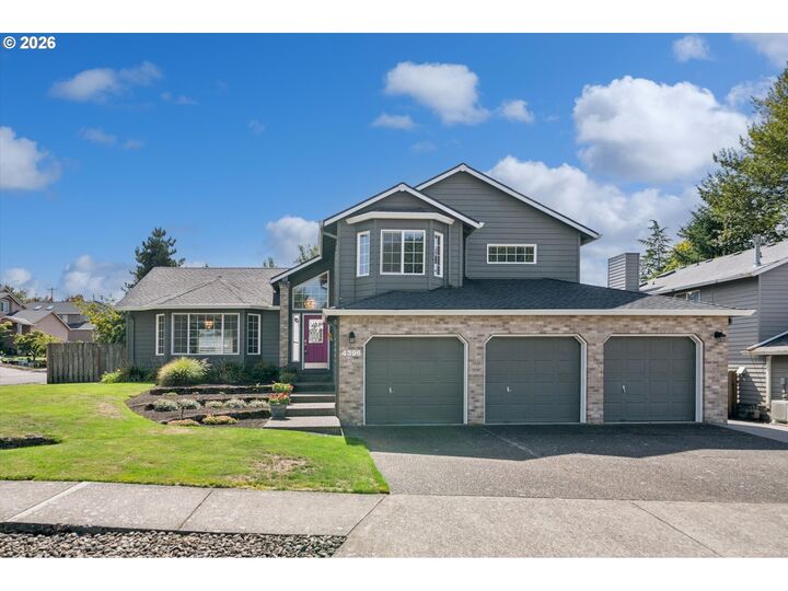 Property Photo: 4396 SE 1st Ter OR 97080