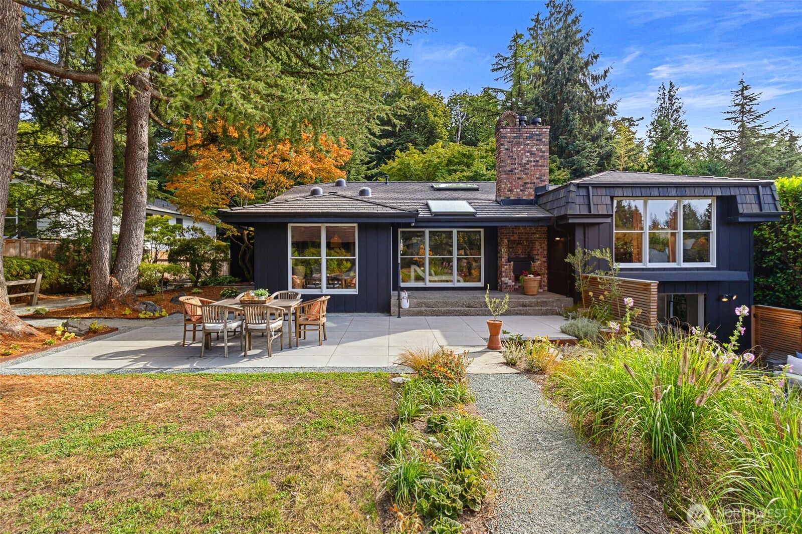 Property Photo: 11233 240th St SW WA 98020