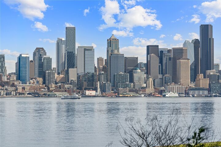 Property Photo: 1140 Alki Avenue SW 204 WA 98116