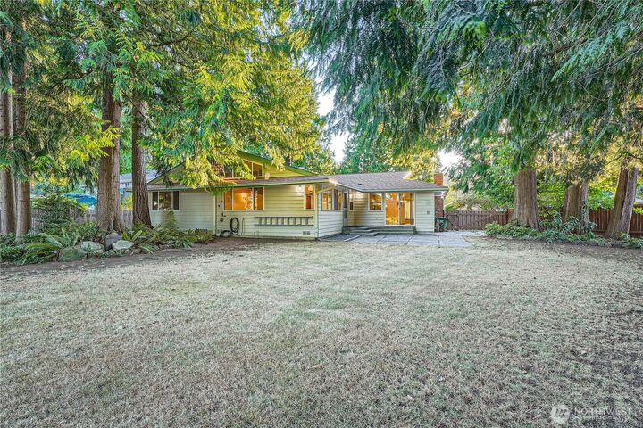 Property Photo:  3612  Strattford Court  WA 98032 