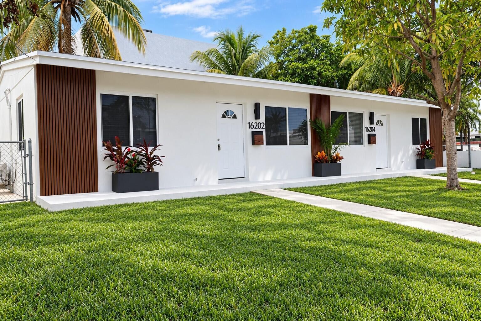 Property Photo: 16202 NE 18th Court FL 33162