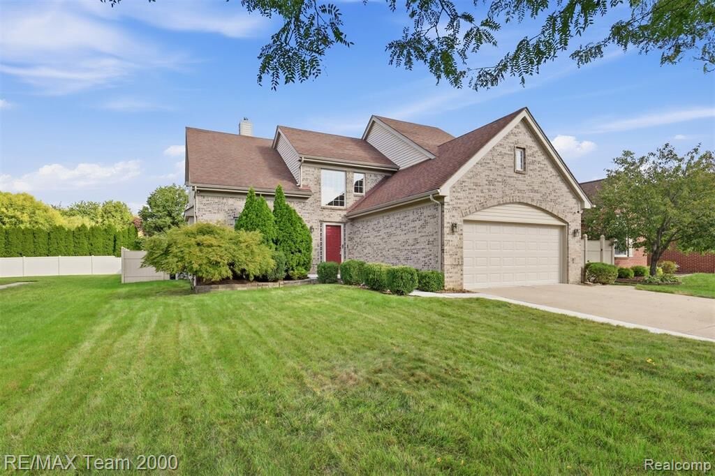Property Photo:  15130 Glenhurst  MI 48195 