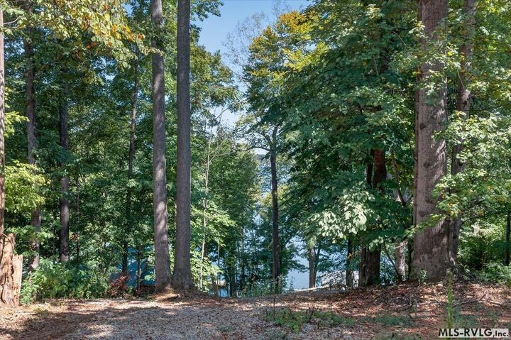 Property Photo:  314 Harbor Dr.  NC 27551 