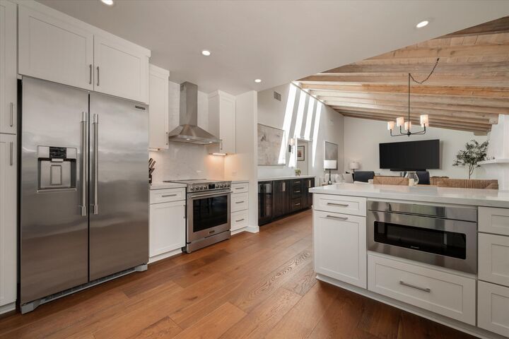Property Photo:  643 Avenida Pequena  CA 93111 