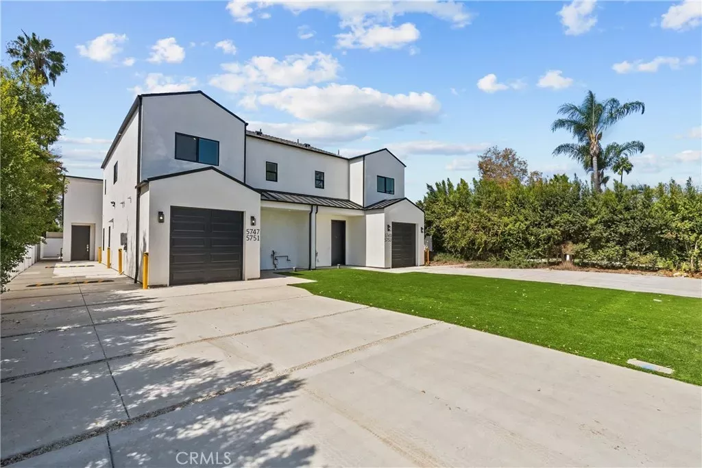 Property Photo:  5751 Vista Del Monte  CA 91411 