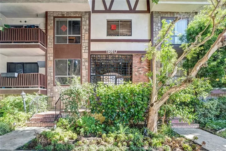 Property Photo: 1840 Camden CA 90025