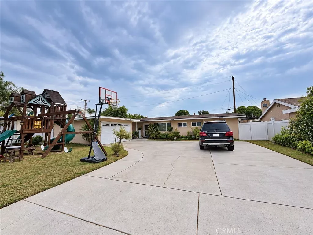 Property Photo:  446 S Lowell  CA 91723 