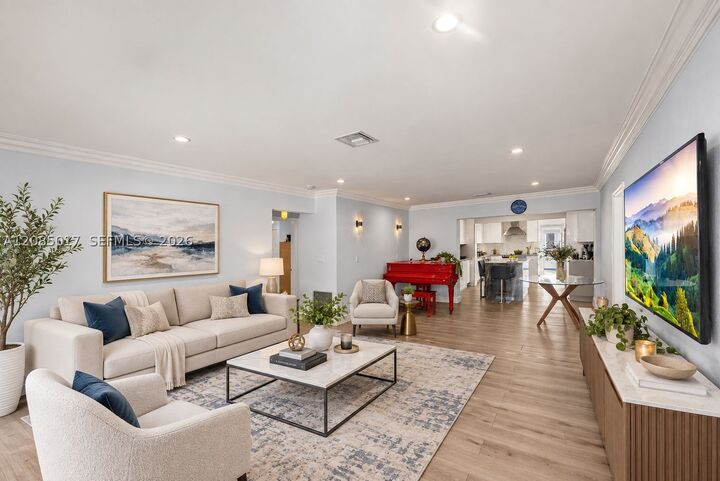 Property Photo:  918 NE 4th St  FL 33009 