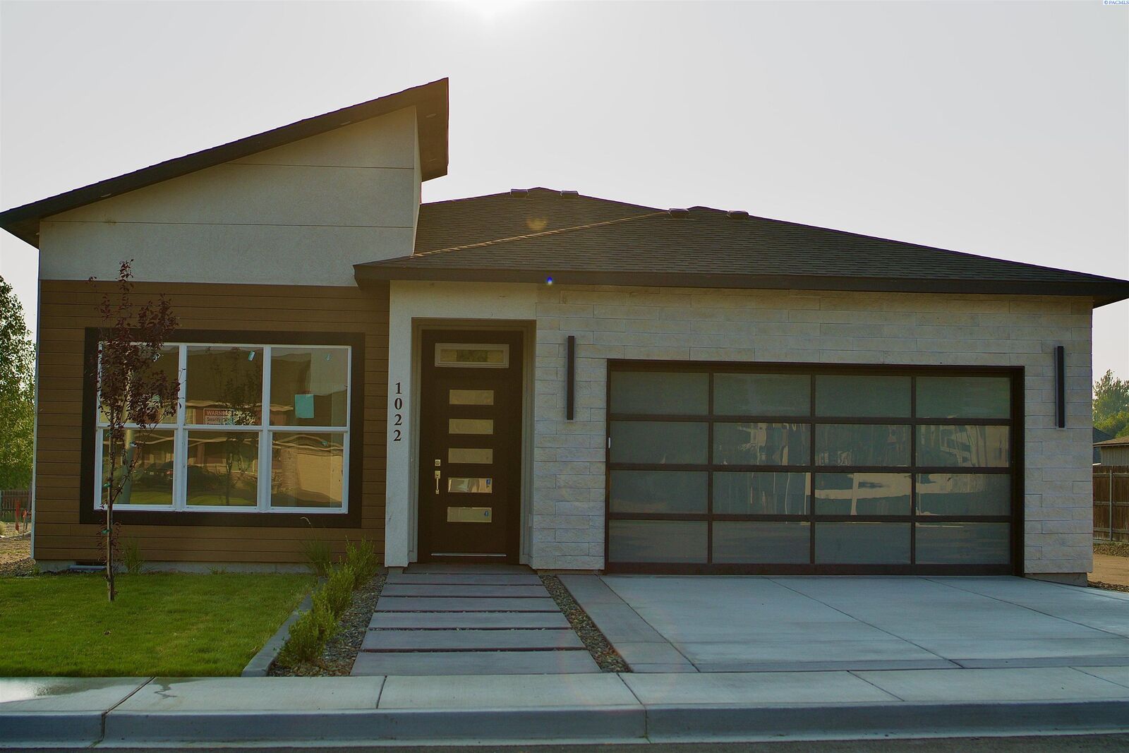 Property Photo:  1022 Rd 64  WA 99301 