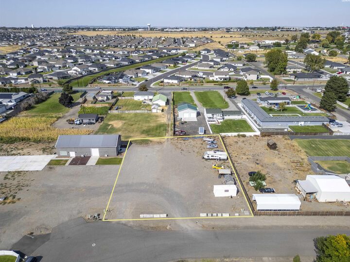 Property Photo:  7301 W Dradie St  WA 99301 