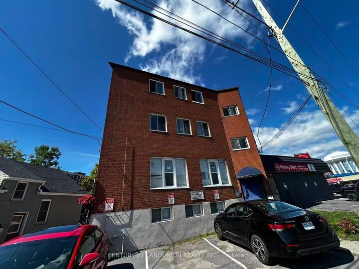 Property Photo: 442 Macdonnell Street ON K7L 4E4