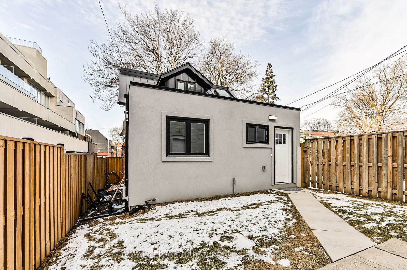 Property Photo:  208 Woodbine Avenue  ON M4L 3P2 