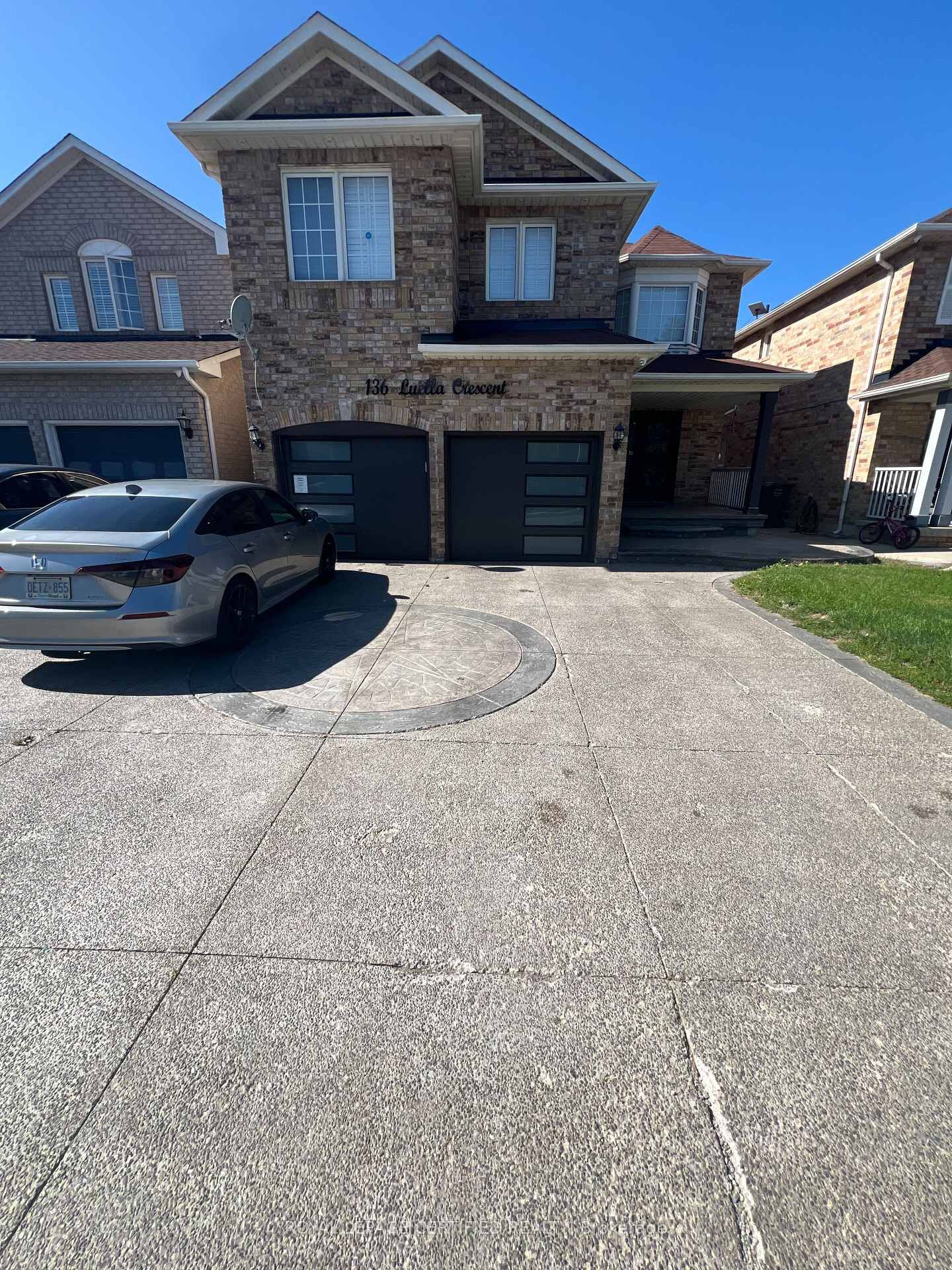 Property Photo:  136 Luella Crescent  ON L7A 3H8 