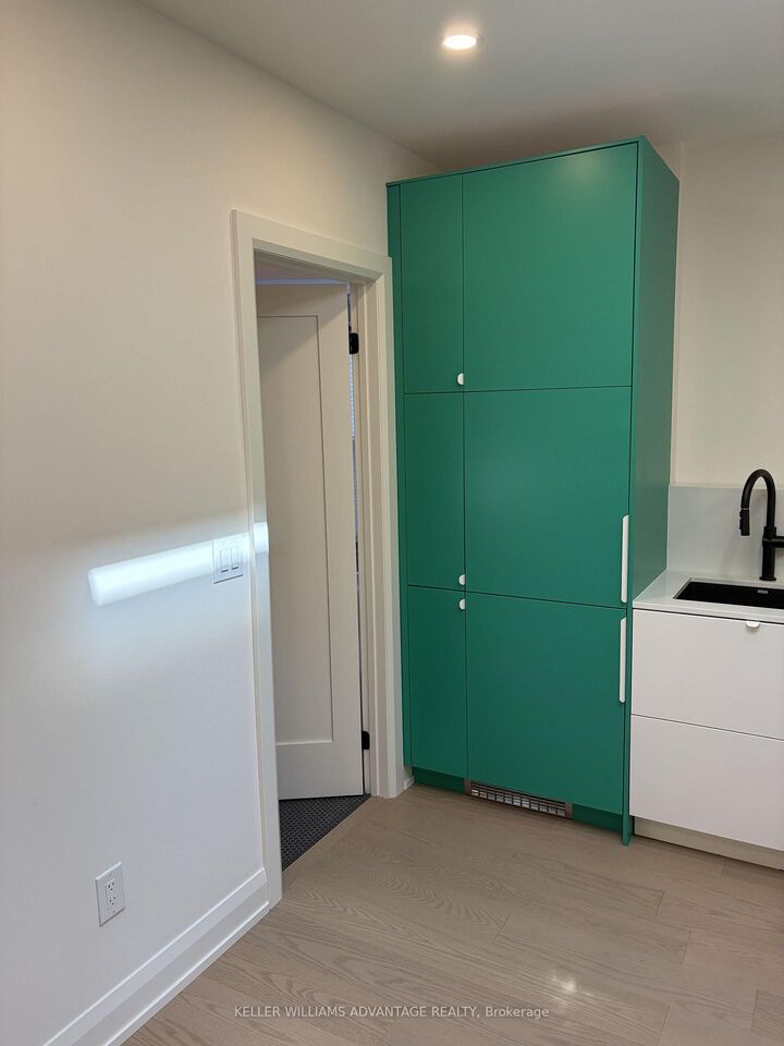 Property Photo:  2034 Danforth Avenue 202  ON M4C 1J6 